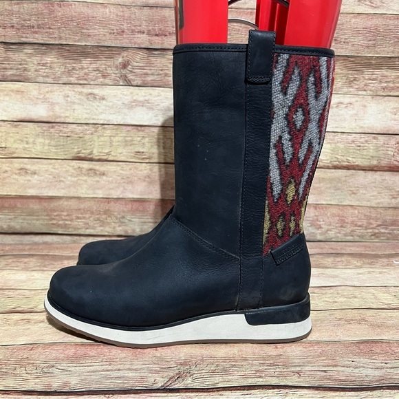 Merrell | Shoes | Merrell Black Leather Roam Pull Up Boots | Poshmark